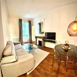 Prestige A Luxe, Calme Et Proche Tour Eiffel Et Champs-elysees Apartamento París